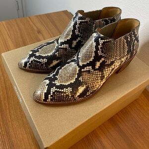 NWOT Madewell Chelsea Boots
